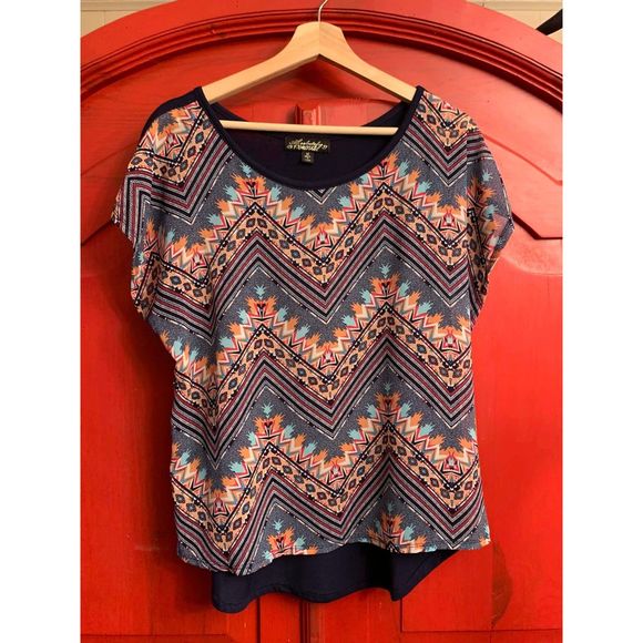 Absolutely Famous Size Medium Aztec Tribal Print Top Shirt Blouse Navy Pink EUC - Picture 1 of 2